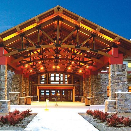 Kewadin St. Ignace Hotel Evergreen Shores エクステリア 写真