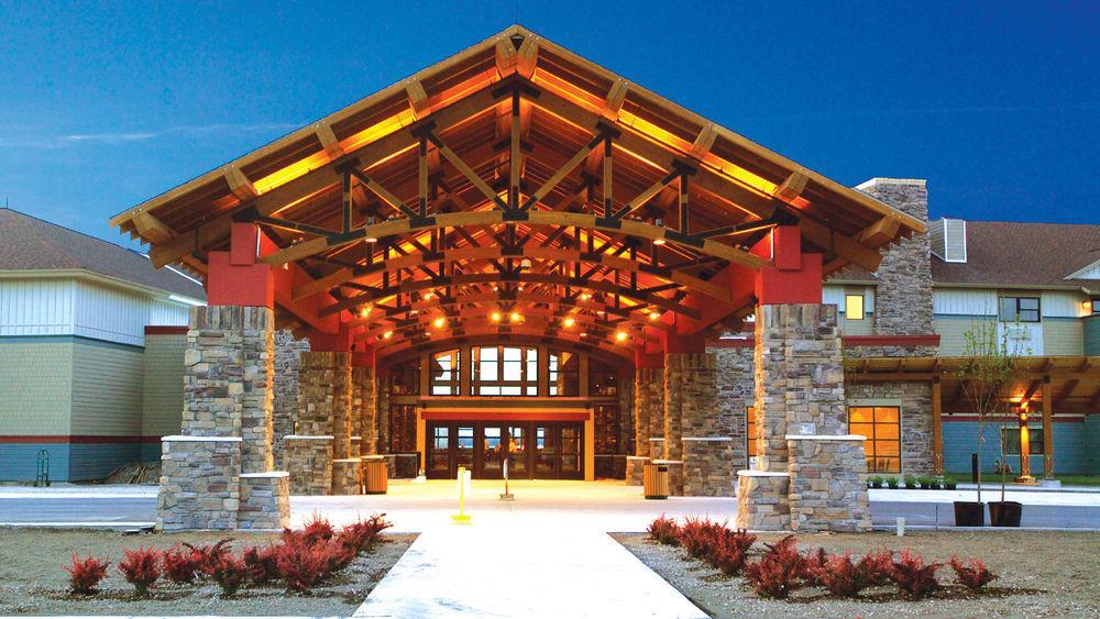Kewadin St. Ignace Hotel Evergreen Shores エクステリア 写真