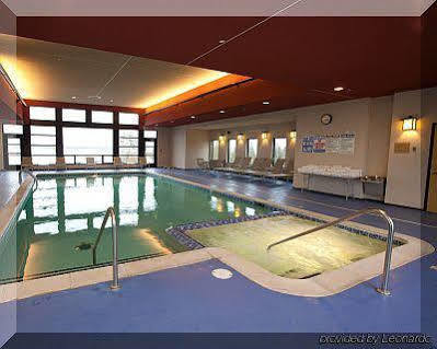 Kewadin St. Ignace Hotel Evergreen Shores エクステリア 写真